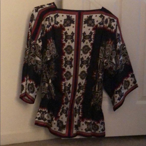 Chico’s Travelers size 1 blouse 3/4 length sleeves - Picture 5 of 5